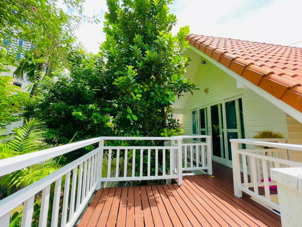 The Backyard 28 Villa Bangkok Bagian luar foto
