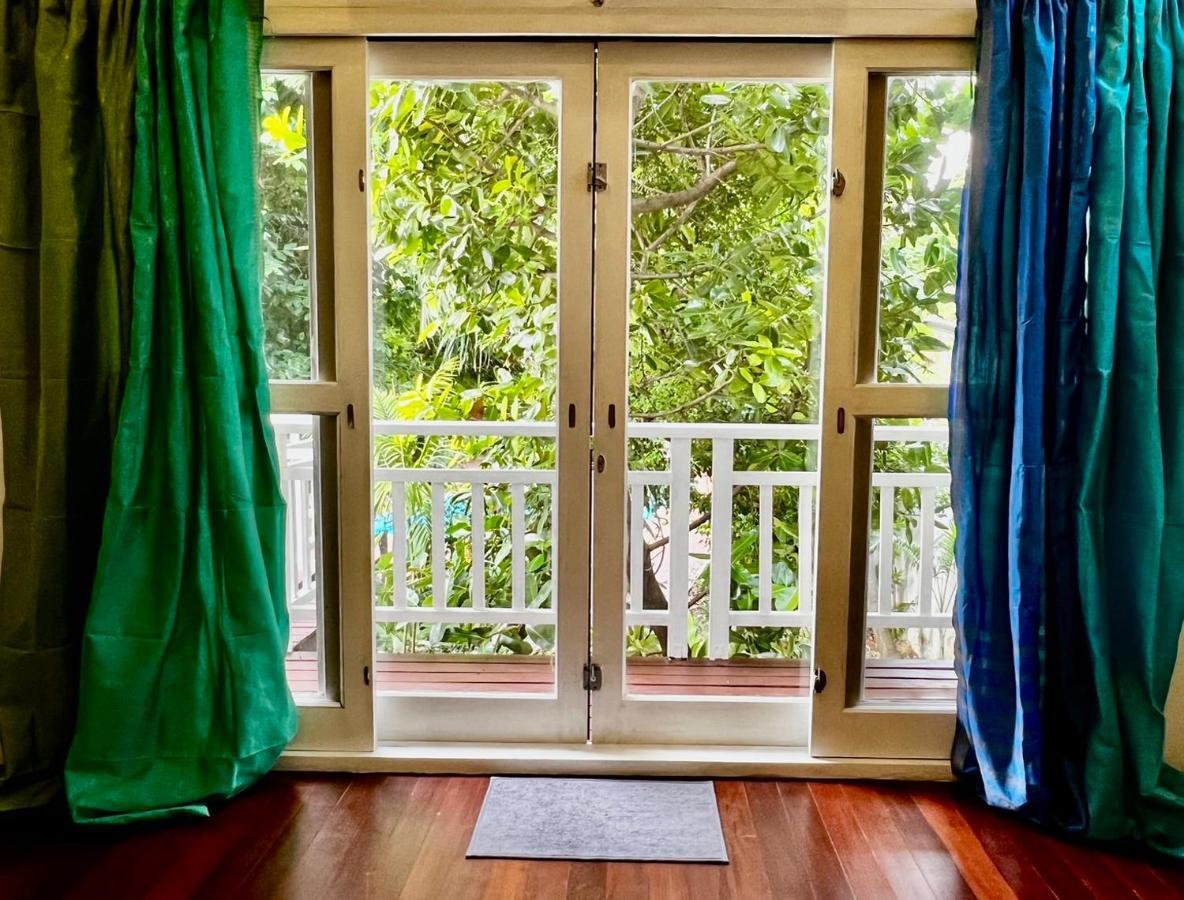 The Backyard 28 Villa Bangkok Bagian luar foto